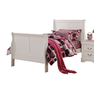 ACME LOUIS PHILIPPE III WHITE BEDROOM SET (5 PC)