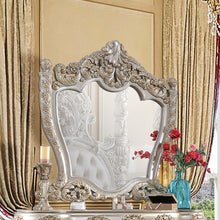 Load image into Gallery viewer, ACME DANAE CHAMPAGNE AND GOLD EASTERN KING BEDROOM SET (5 PC)